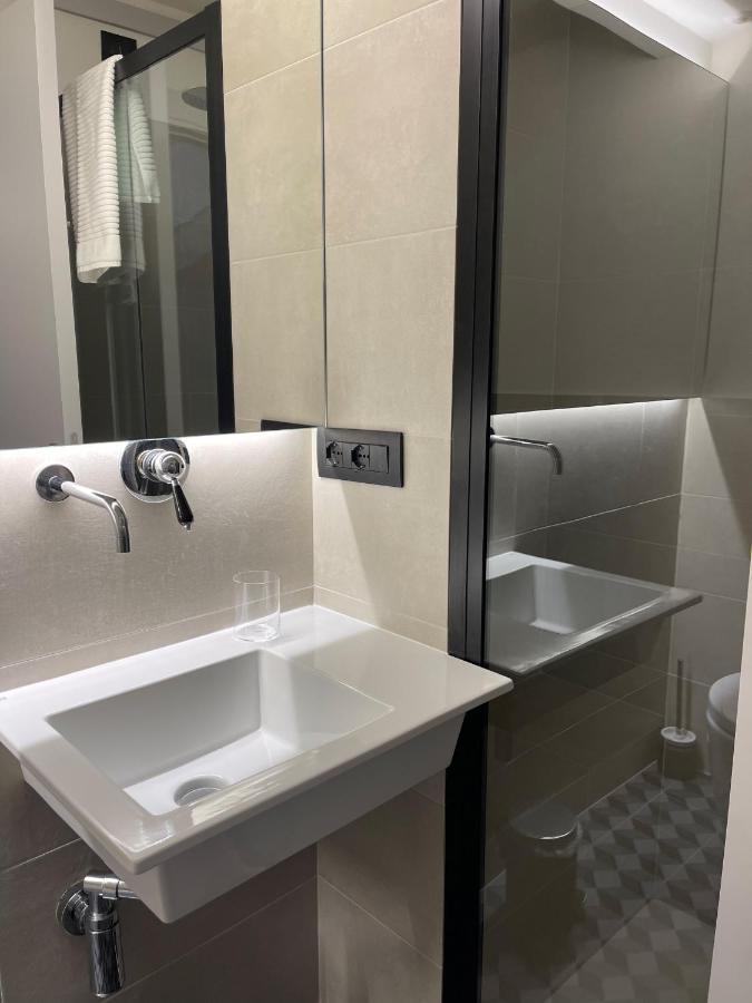 Raha Suites Сиракуза Екстериор снимка